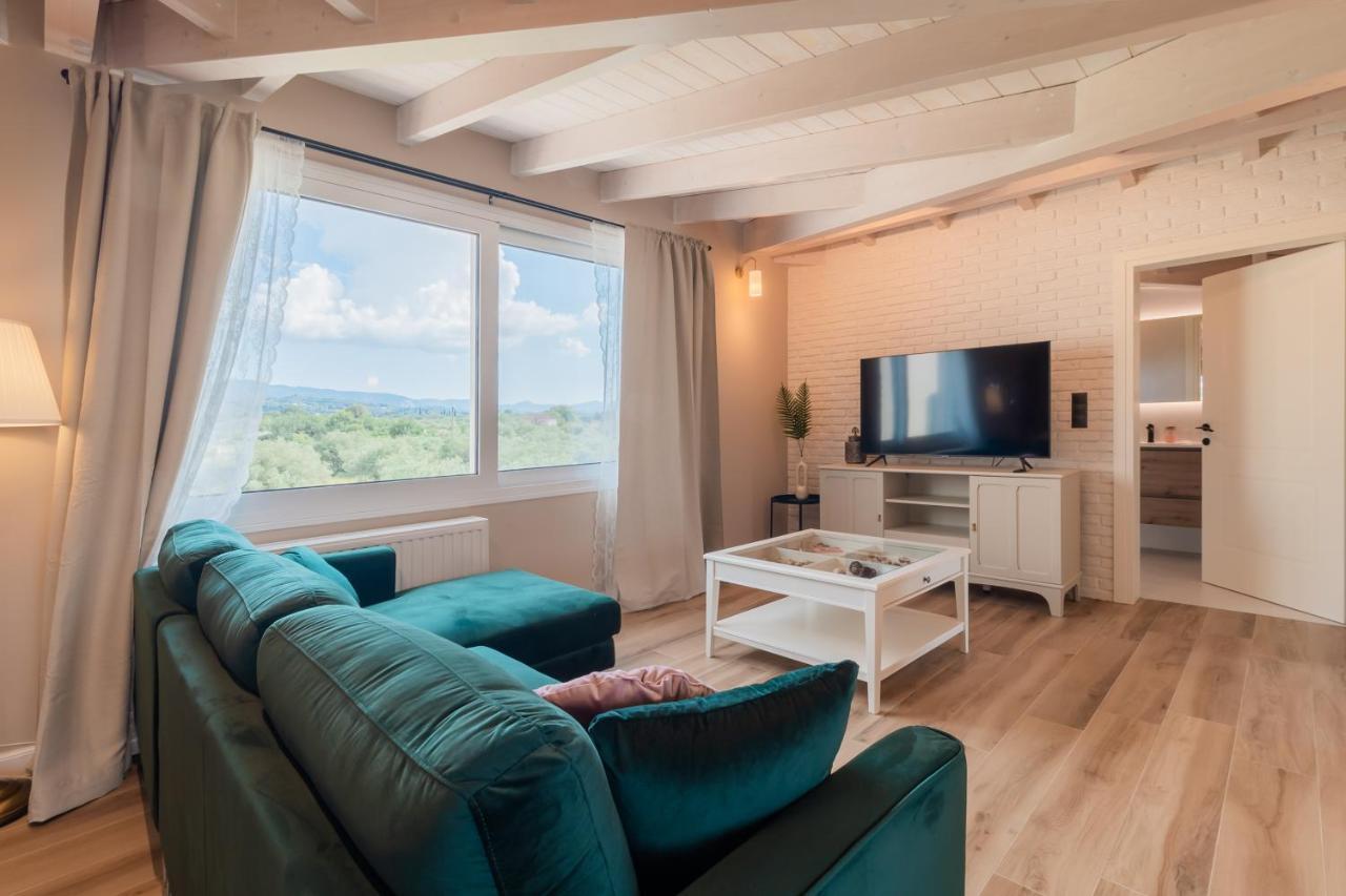 Melena Premium Suites 罗达 外观 照片