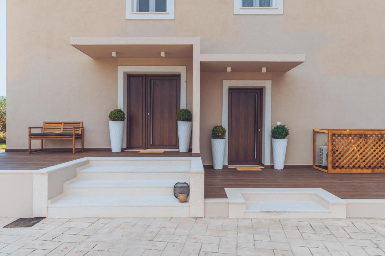 Melena Premium Suites 罗达 外观 照片