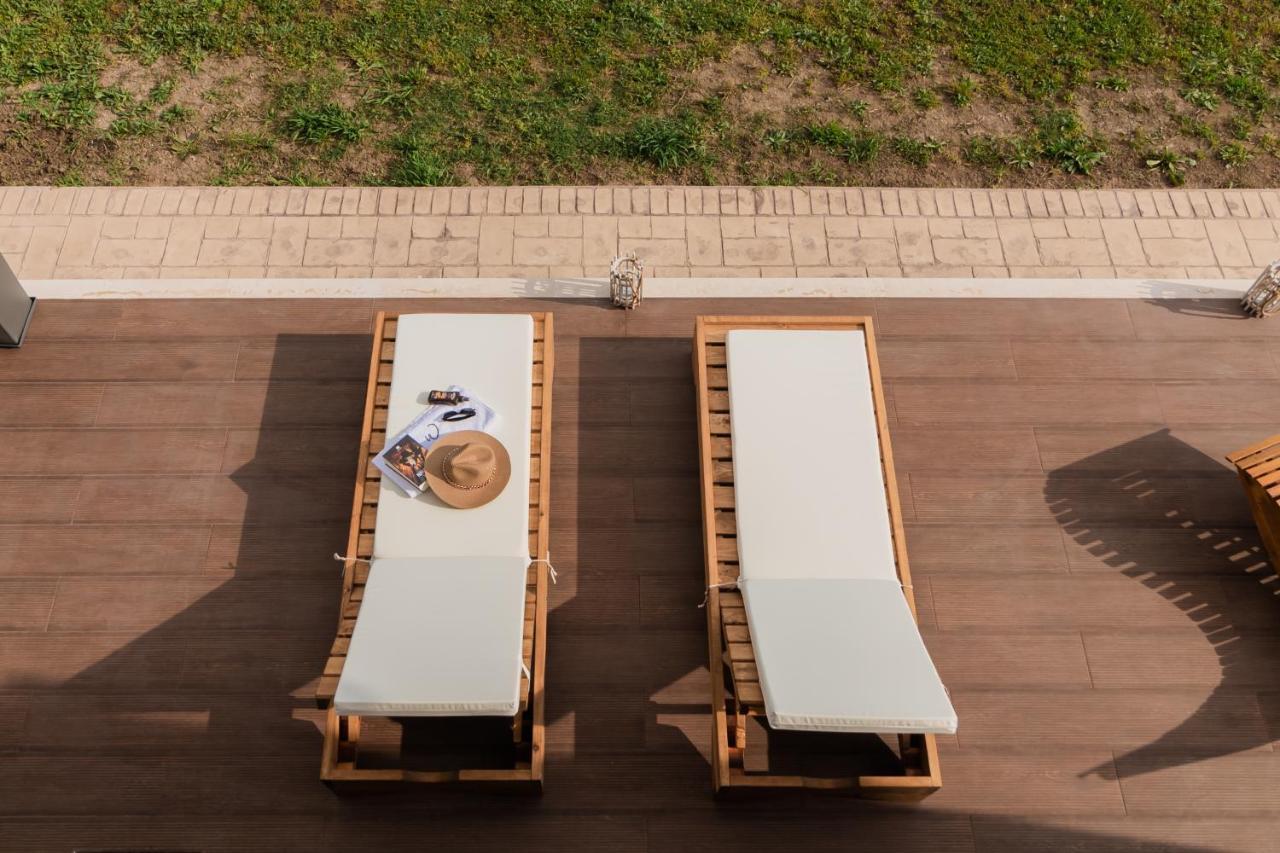 Melena Premium Suites 罗达 外观 照片