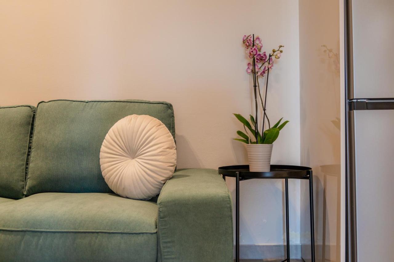 Melena Premium Suites 罗达 外观 照片