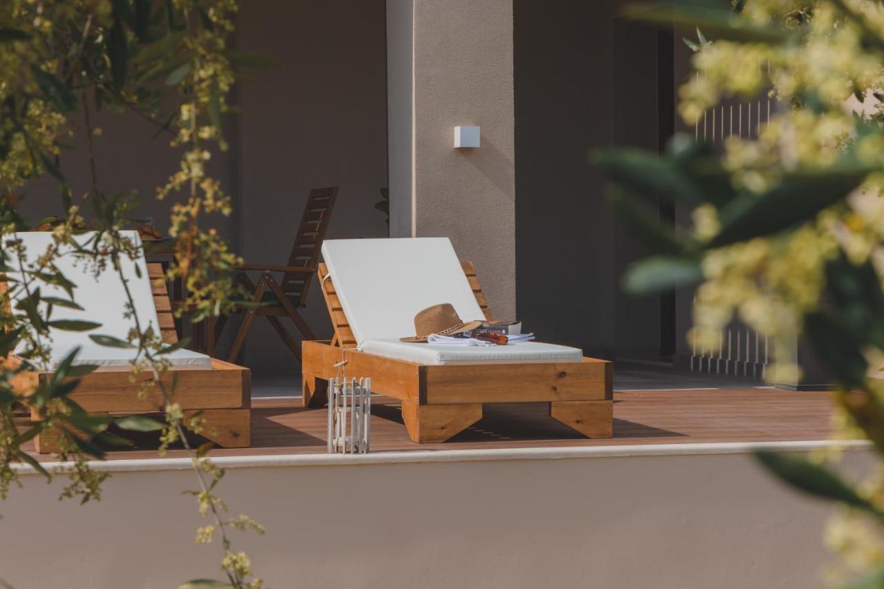 Melena Premium Suites 罗达 外观 照片