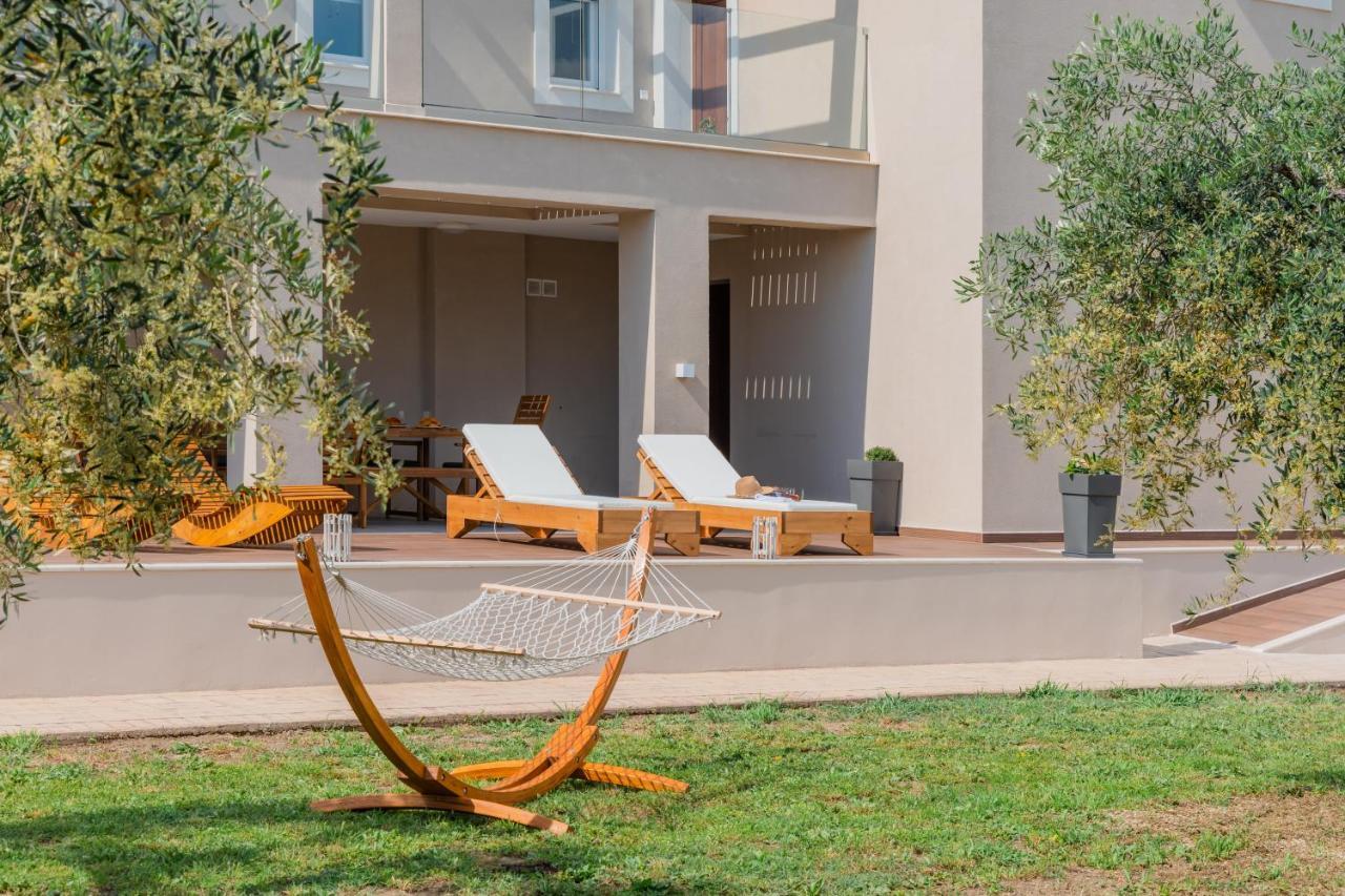 Melena Premium Suites 罗达 外观 照片