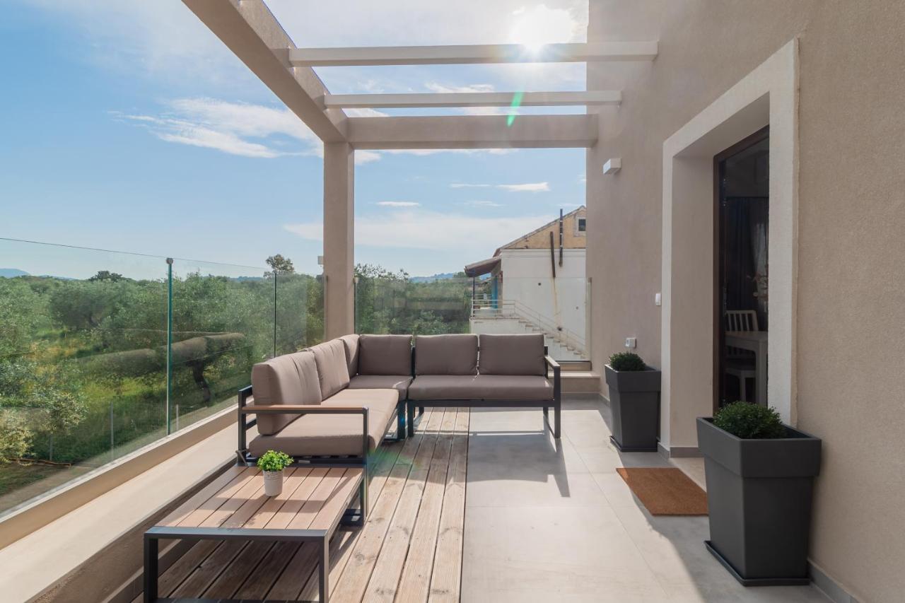 Melena Premium Suites 罗达 外观 照片